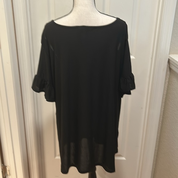 Kristen Nicole Ruffled Short Sleeve Top. 
Size 3X. 
NWT - Picture 4 of 4